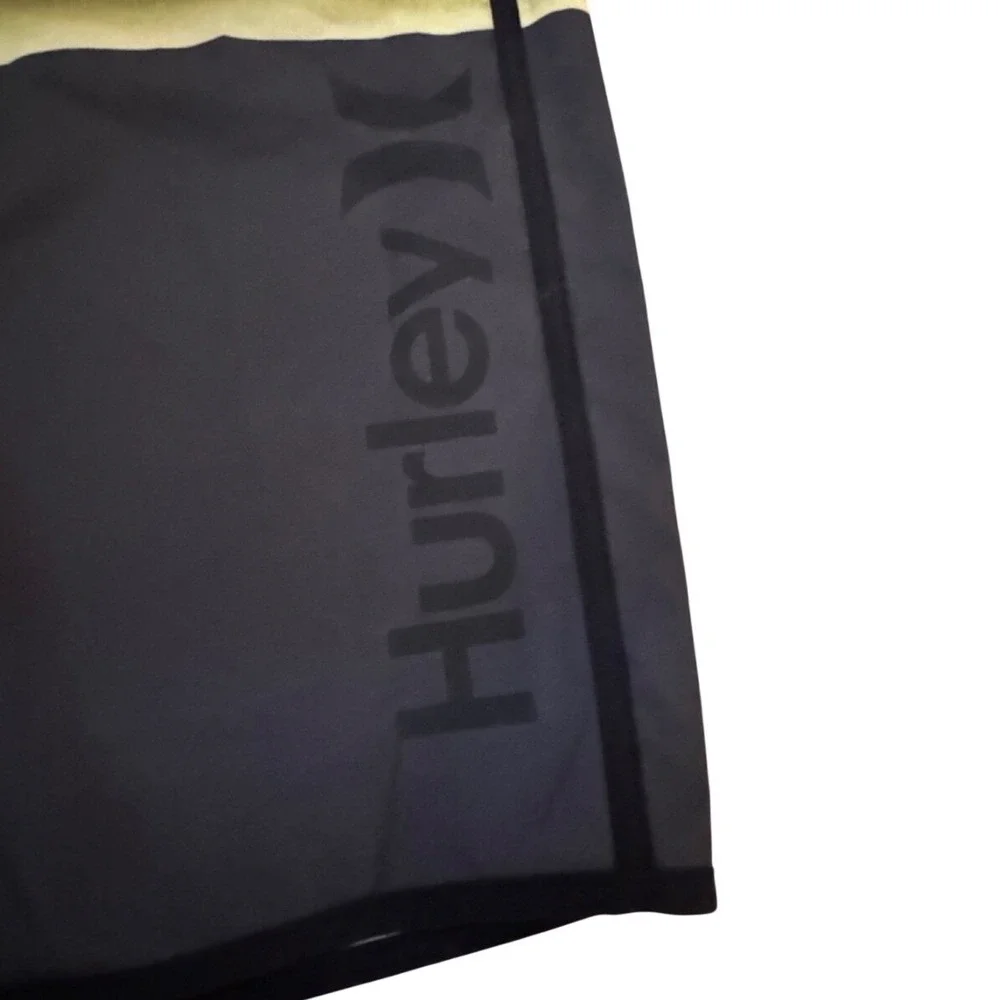 Hurley Phantom Men's Board Shorts Size 36 Black/Multicolor-Excellent Condition